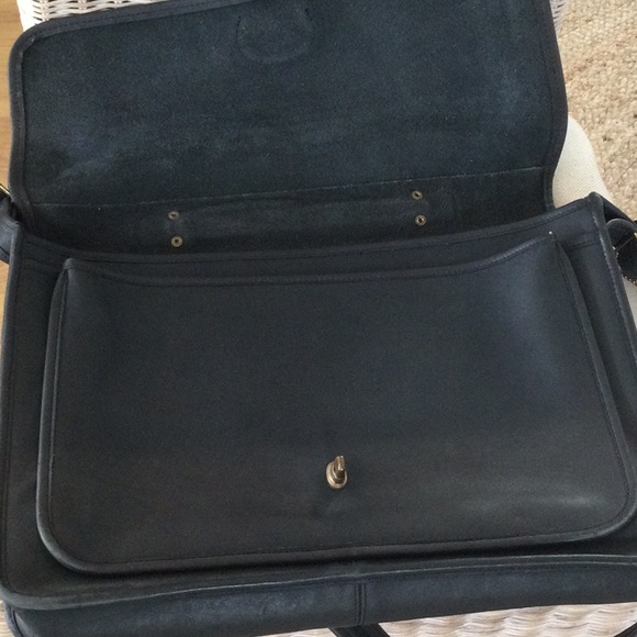 Vintage, 1980’s, Coach messenger/briefcase bag. 15 1/2 by 10 1/2. - Picture 3 of 7